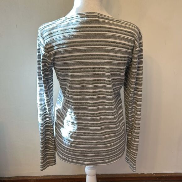 Gap gray white sparkle striped long sleeve feather tee Size M EUC - Picture 7 of 8